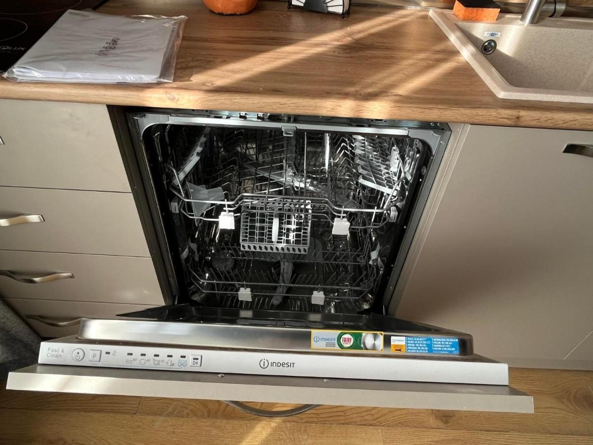 Delux Apartment For 6 Guest, New グダウリ エクステリア 写真
