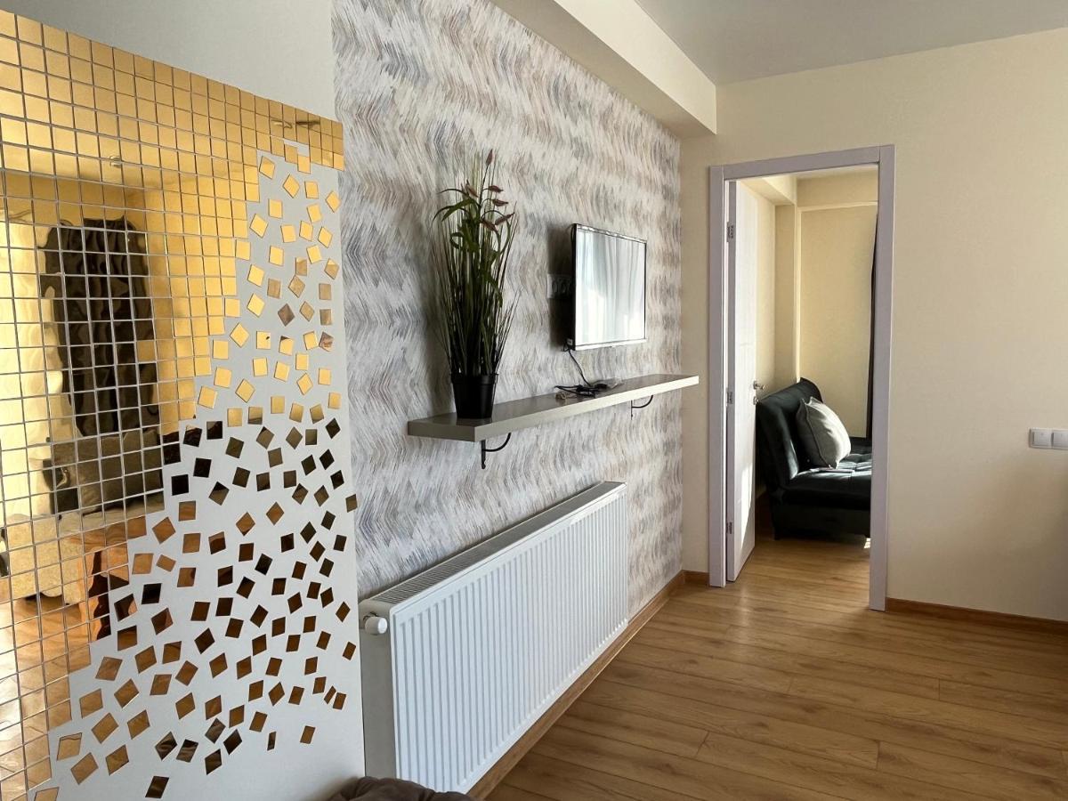 Delux Apartment For 6 Guest, New グダウリ エクステリア 写真