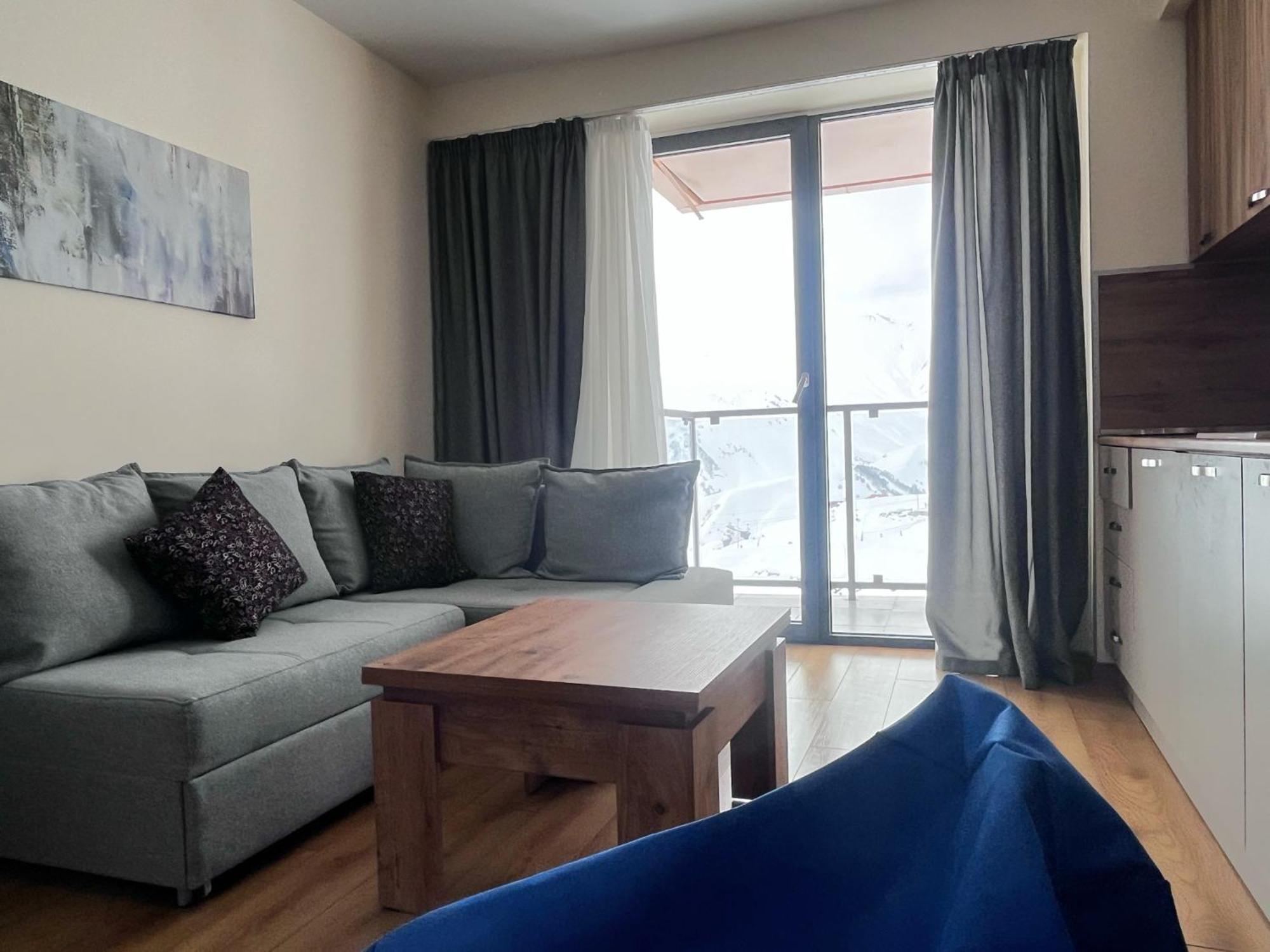 Delux Apartment For 6 Guest, New グダウリ エクステリア 写真